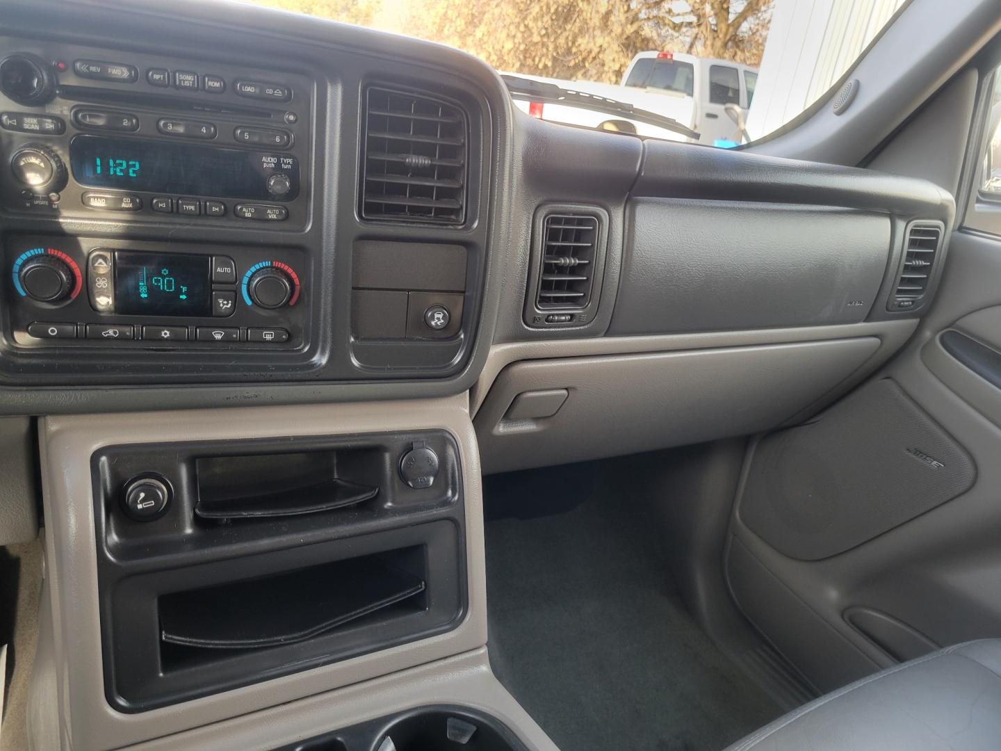 2006 Black /Tan Chevrolet Tahoe LT (1GNEK13Z76R) with an 5.3L V8 engine, Automatic transmission, located at 450 N Russell, Missoula, MT, 59801, (406) 543-6600, 46.874496, -114.017433 - Great Running Tahoe 4WD. 3rd Row Seat. Power Sunroof. Rear Entertainment. Power Heated Front Seats. Leather Seats. Front and Rear Climate Control. Running Boards. Cruise Control. Tilt. - Photo#21